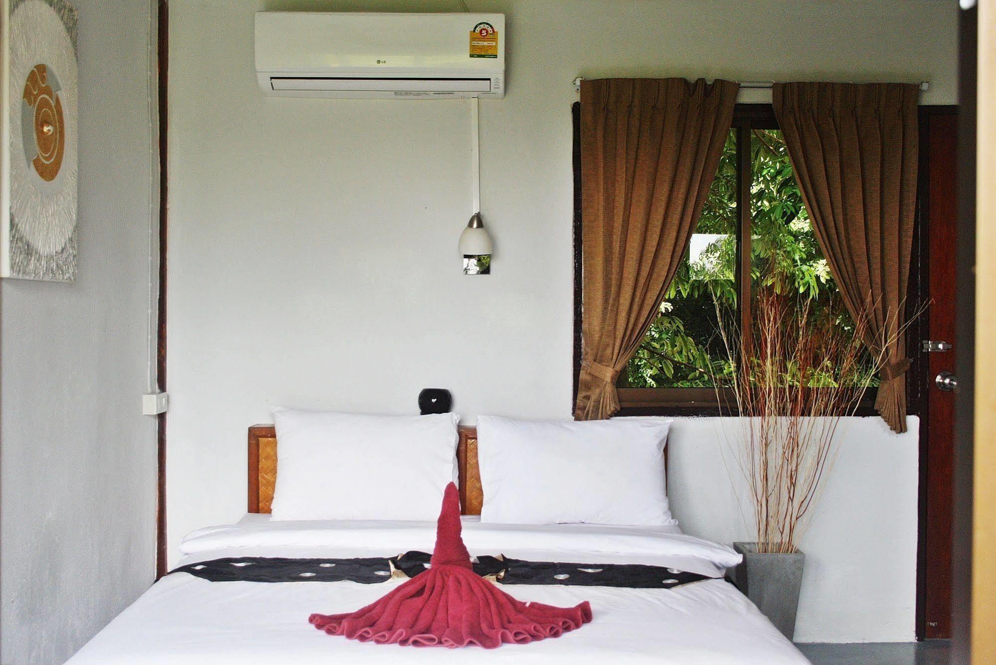 Lanta Halabala Resort Ko Lanta Buitenkant foto